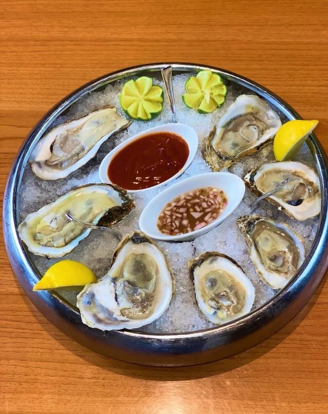 Market Oysters in half Shell (1/2 Dozen).